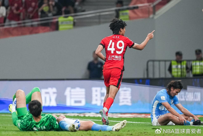 来真的?德甲名门追求中国男足新星,转会费超300万,不是王钰栋|门兴|上海海港|门兴格拉德巴赫|李新翔|港队_新浪体育_新浪新闻