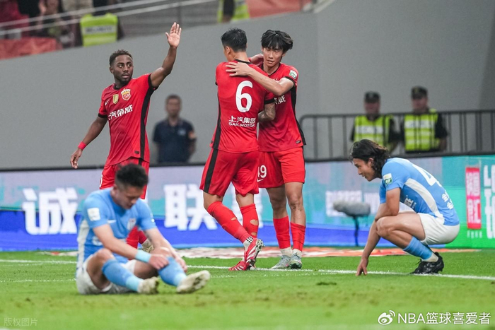 来真的?德甲名门追求中国男足新星,转会费超300万,不是王钰栋|门兴|上海海港|门兴格拉德巴赫|李新翔|港队_新浪体育_新浪新闻