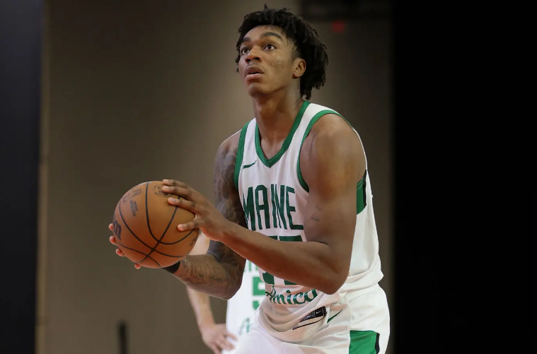 凯尔特人内线新秀在攻防两端都颇有特点，但他还是很难得到机会？