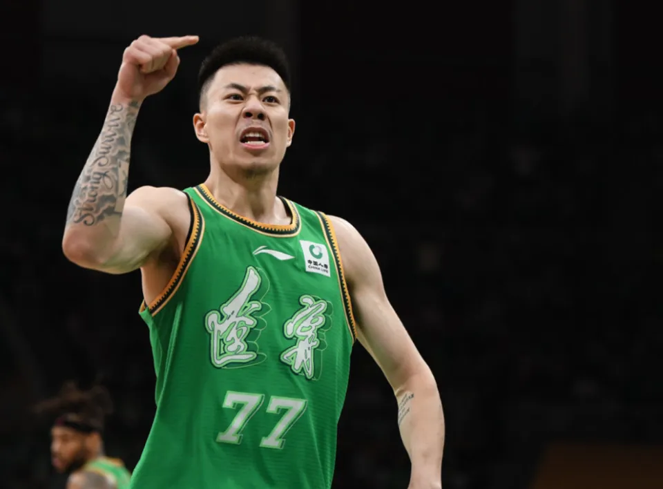 交易开启,3换1,张镇麟或交易,莫兰德车被拖走,辽篮签213中锋